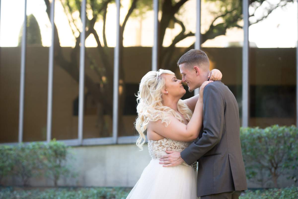 Shelly + Brandon - Wedding Photography - HighDot Studios - Dallas (29)
